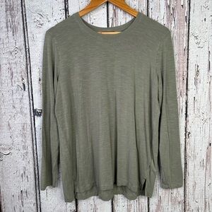 Tribal Women’s Medium Relaxed Fit Long Sleeve Top Olive Green Pleated Back Shirt